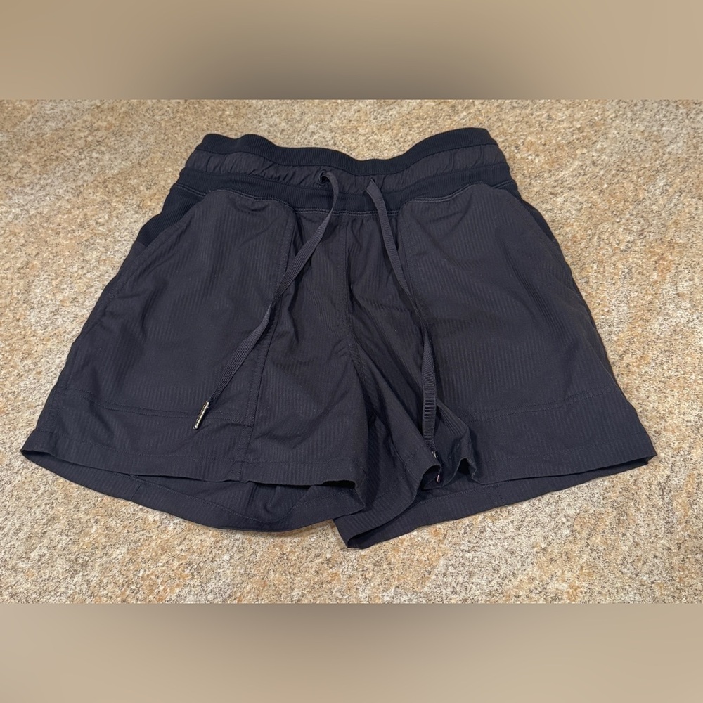 Lululemon Dance Studio High-Rise Short 3.5"